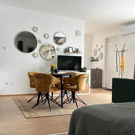 Westend Terrace 2-bedroom Lägenhet *