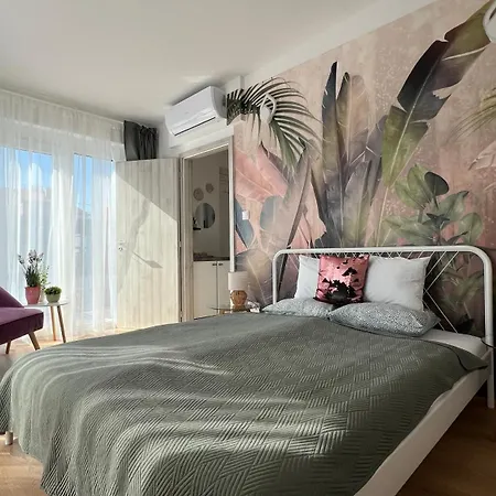 Westend Terrace 2-bedroom Lägenhet