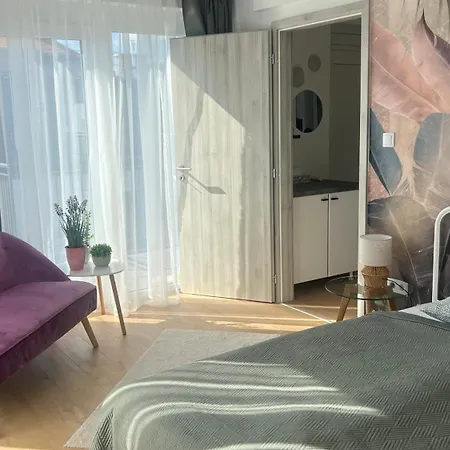 Westend Terrace 2-bedroom Lägenhet *